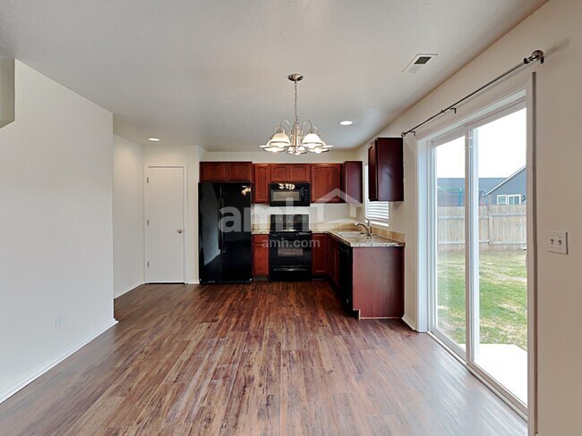 Foto del edificio - 4716 Keepsake Ave