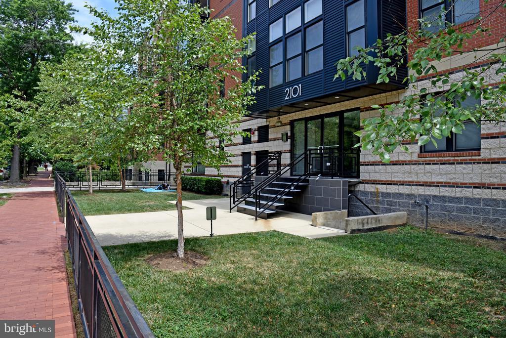 Foto principal - 2101 11th St NW