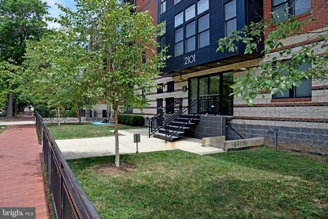 Building Photo - 2101 11th St NW