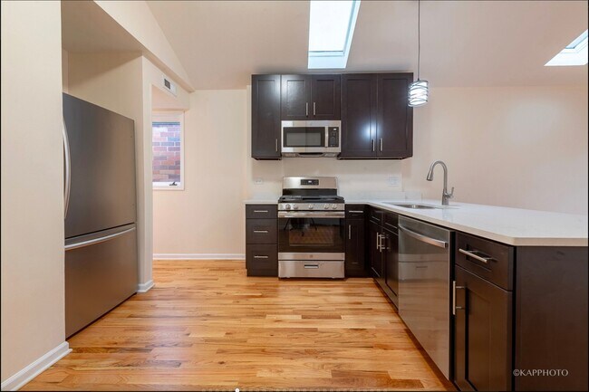 Foto del edificio - 2435 W Polk St