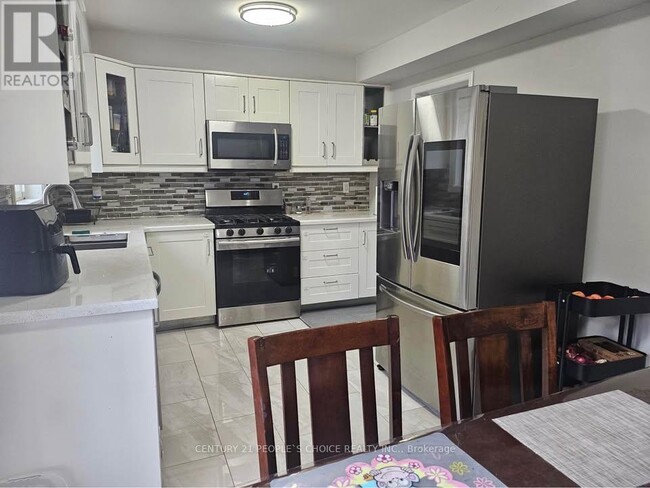 Building Photo - 19 Piane Ave