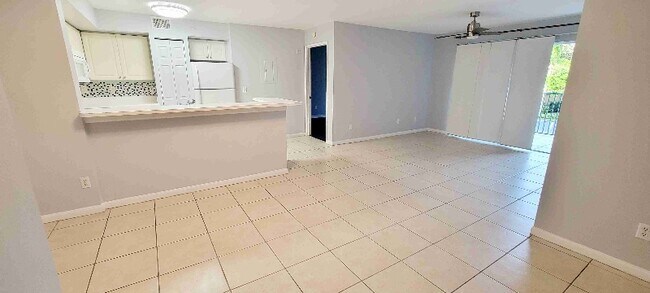 Foto del edificio - 1265 Wildwood Lakes Blvd