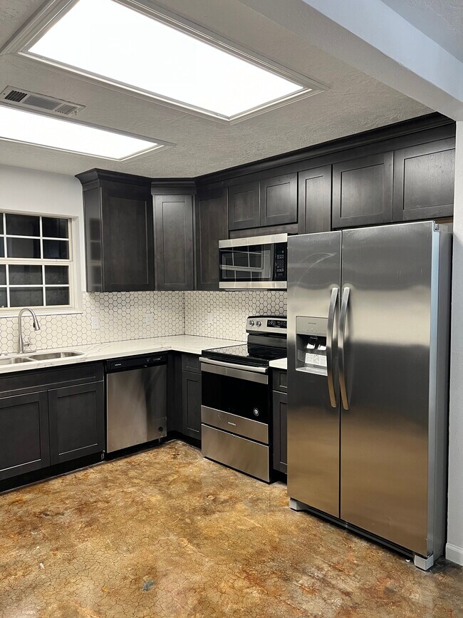 153 Wood Manor Ln, Sour Lake, TX 77659 House for Rent in Sour Lake