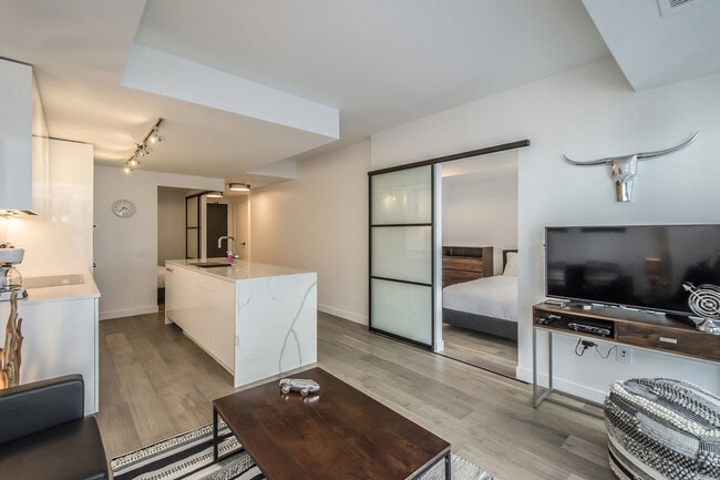 Photo du bâtiment - 1650 Granville St
