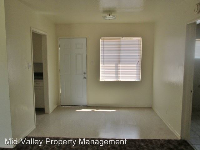 Foto del edificio - 3 br, 1 bath House - 1628 N. Elm Street