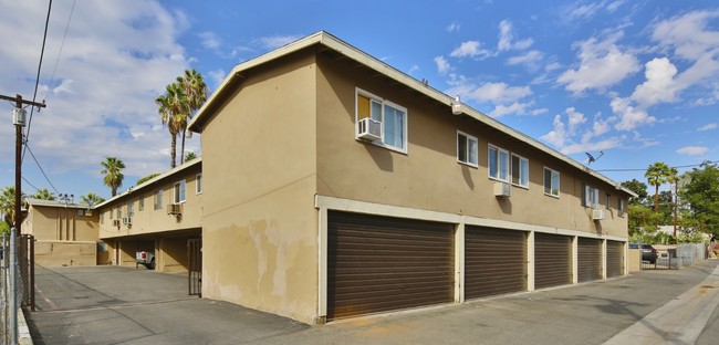 Building Photo - Las Palmas Apartments