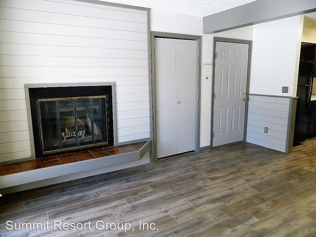 Building Photo - 661 Rainbow Dr