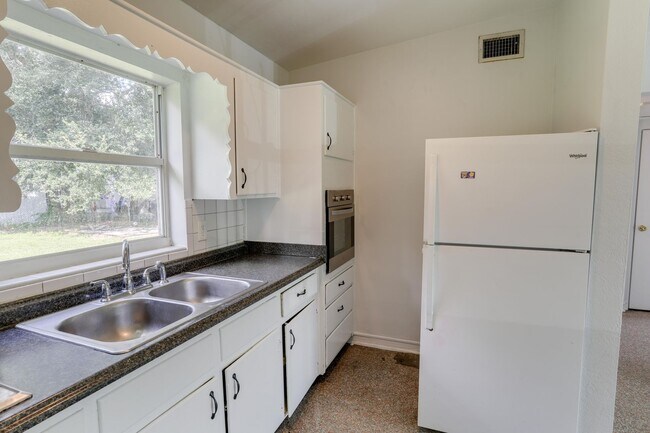 Building Photo - 6408 Calypso Dr