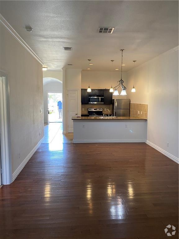 Building Photo - 404 Mesa Dr