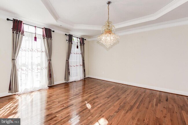 Building Photo - 23126 Yellowwood Dr