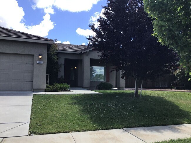 Foto del edificio - Beautiful Home - $200.00 of first month's rent