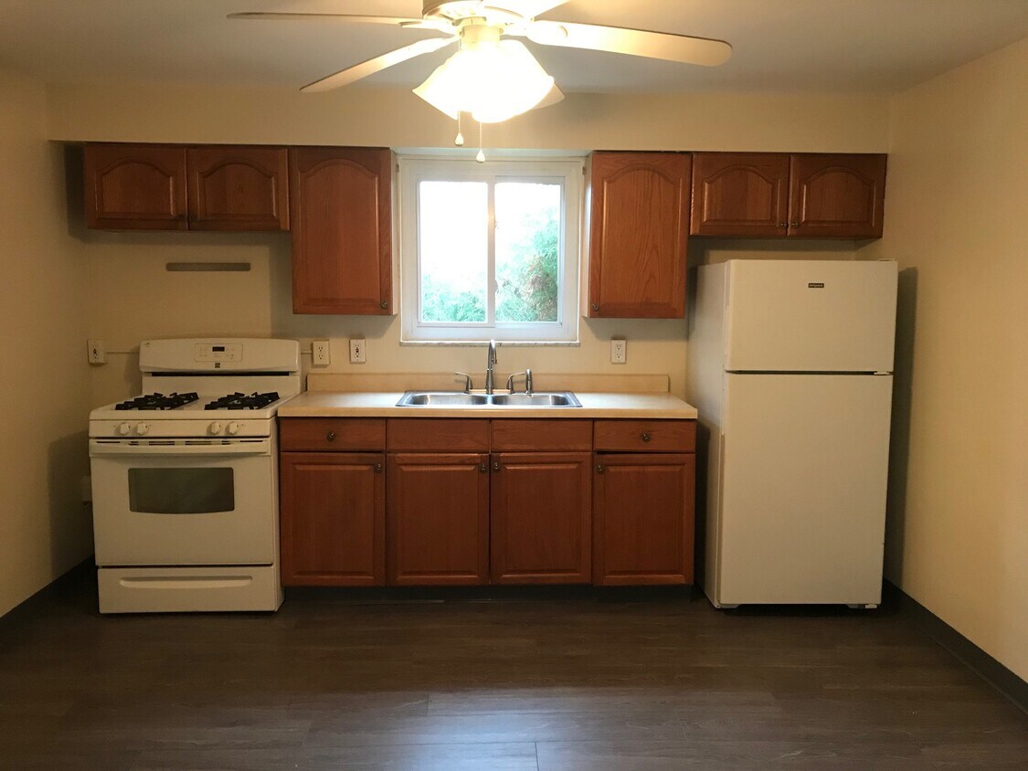 304 Peach Way, Trafford, PA 15085 Townhome Rentals in Trafford PA