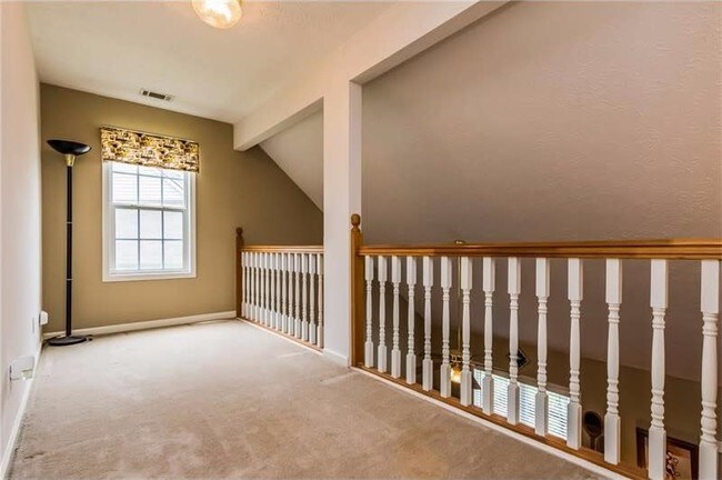 Foto del edificio - 527 Charles Dr