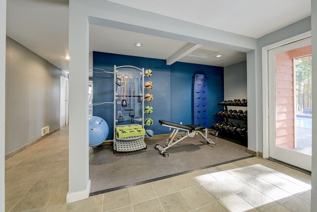 Building Photo - Elevation