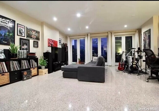 Foto del edificio - 64-29 68th Ave