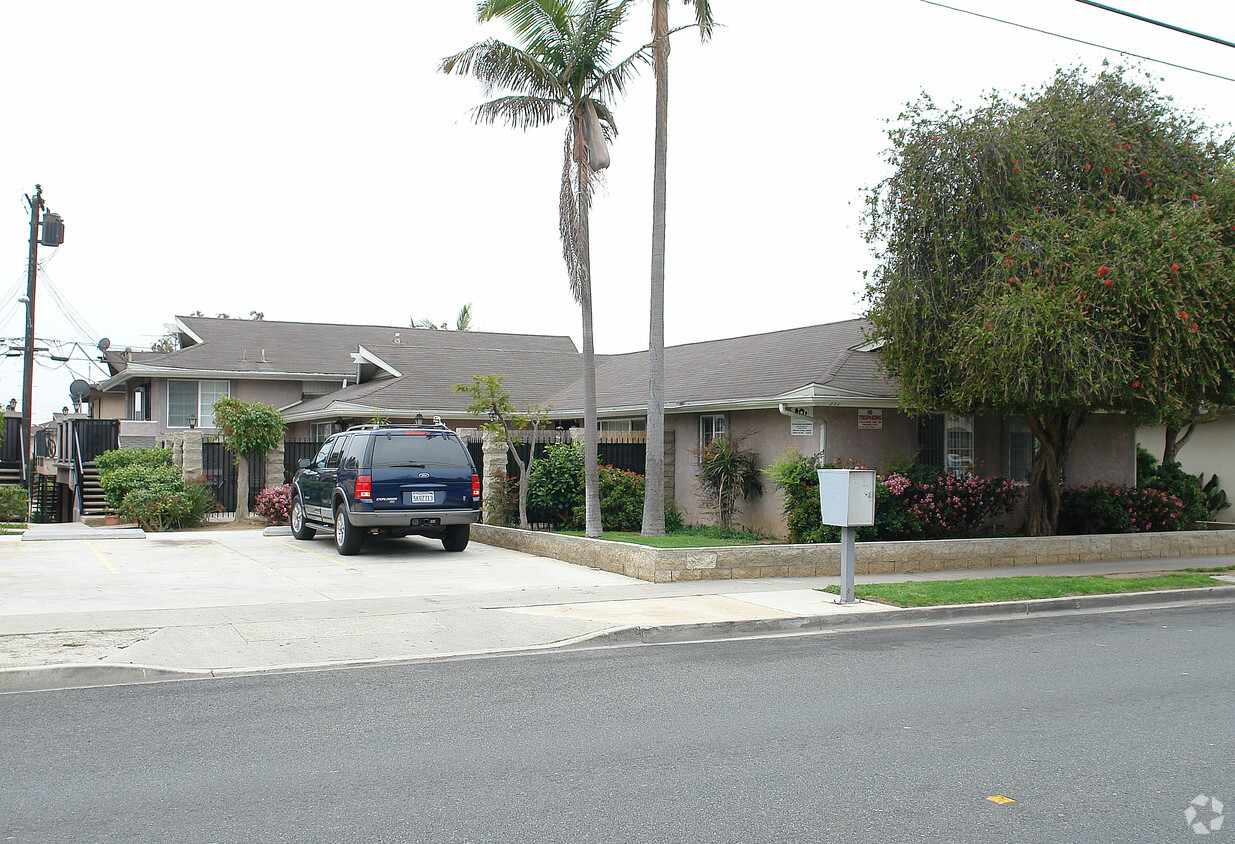Foto principal - 711 W 18th St
