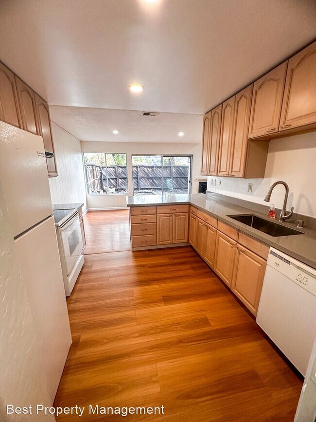 Foto del edificio - 2 br, 2.5 bath House - 27716 Medlar Dr.