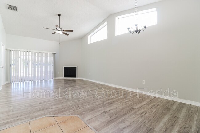 Foto del edificio - 11637 Sunshine Pond Rd