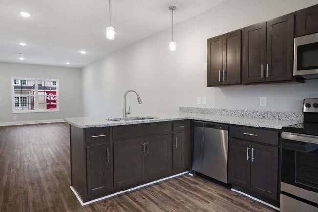 Building Photo - Pro Park Villages # 103