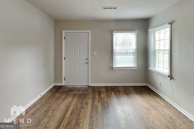 Building Photo - 1319 Campbellton Rd SW