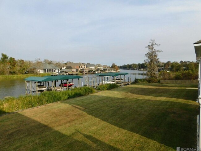 Foto del edificio - 11182 River Highlands Dr