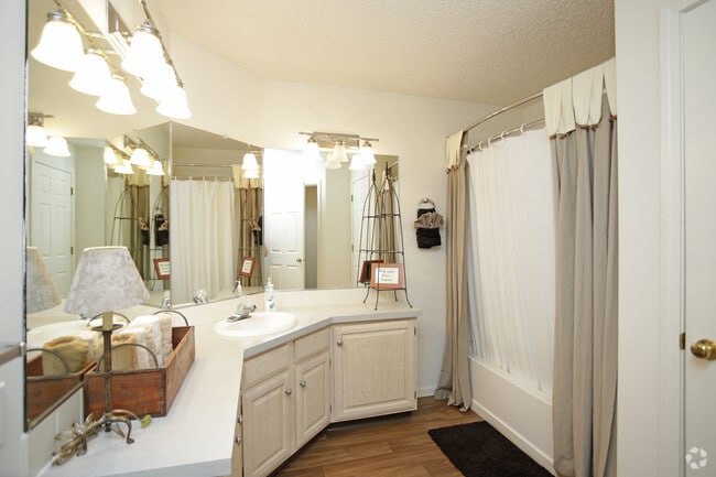 1BR, 1BA - Washington_1118 SF - Georgetown Apartments