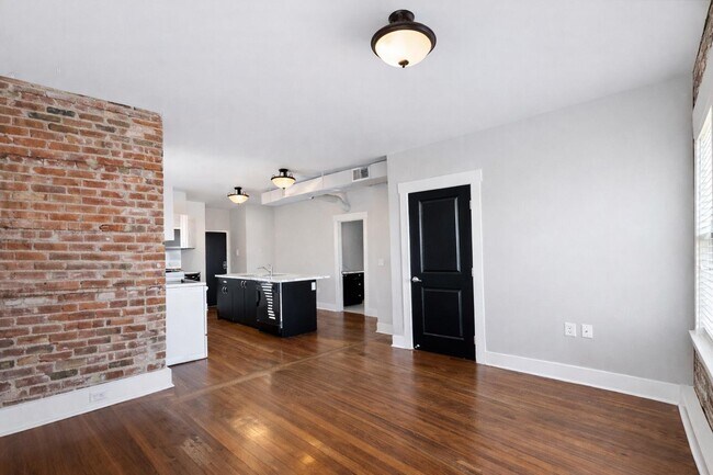 Photo - 1011 S 30th Avenue Apartment