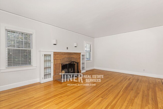 Building Photo - Charming 2 Bedroom West Tahoe Park Home Ne...