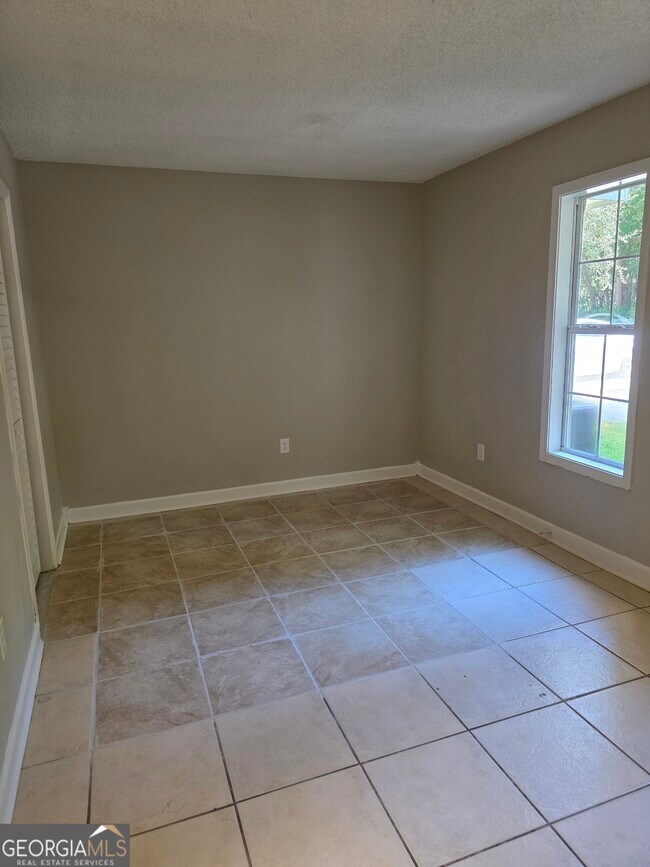 Foto del edificio - 728 Morningside Ln