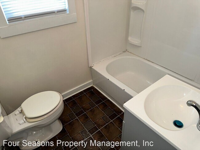 Building Photo - 3 br, 1 bath House - 823 Seldon Drive