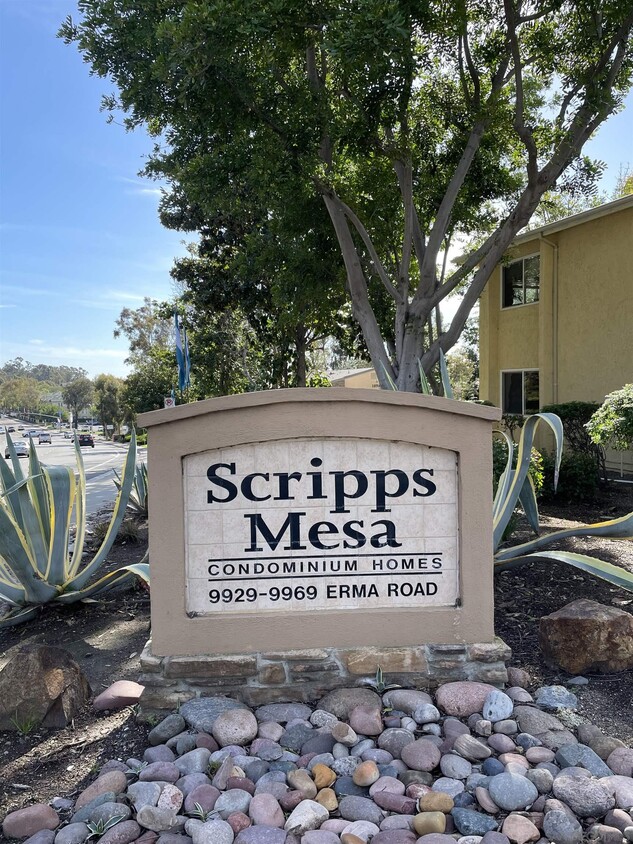 Foto principal - 9959 Erma Rd