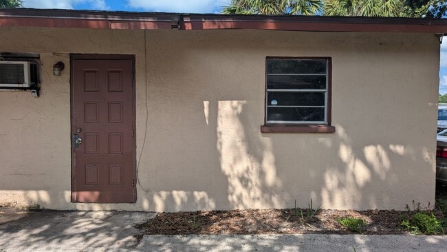 2/1 home in sarasota, great location, and ... - 2/1 home in sarasota, great location, and ...
