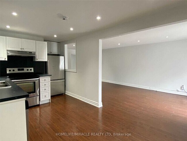 Photo du bâtiment - 1448 Tyneburn Cres