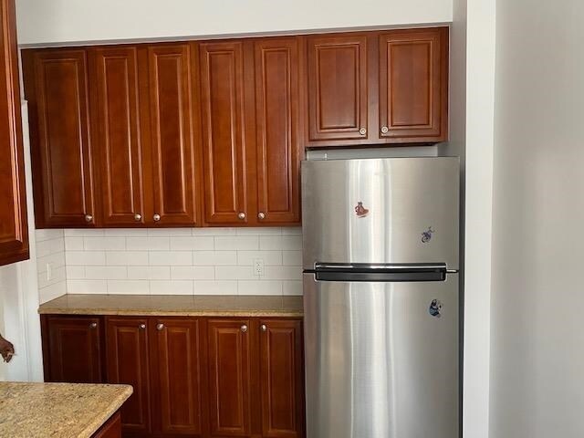 Foto del edificio - 55 Corbin Ave