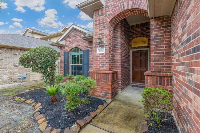Foto del edificio - 16911 Savannah Park Dr