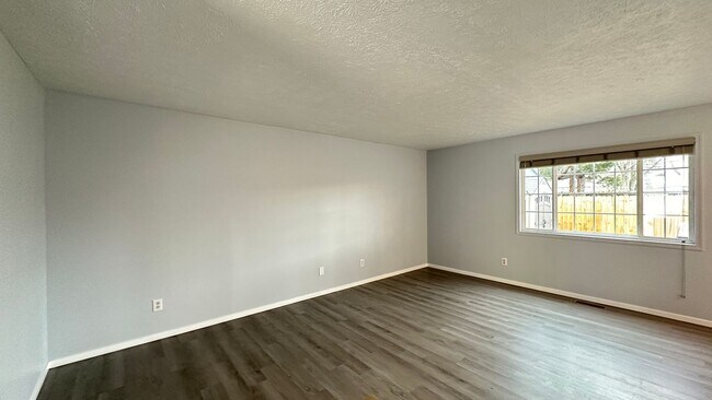 Foto del edificio - 501-503 S Village Court