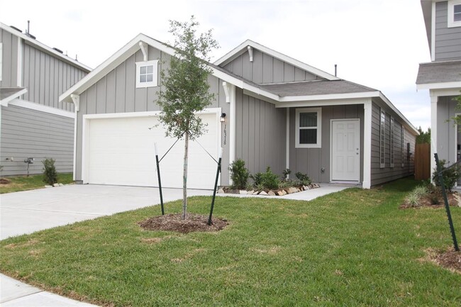 Building Photo - 16318 Dutton Clover Drive