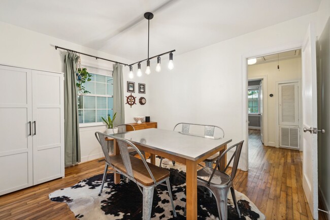 Foto del edificio - Available Early August! Beautiful 3-bedroo...