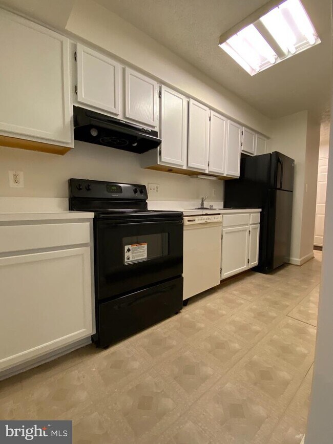 Building Photo - 6600 St Ignatius Dr