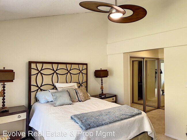 Foto del edificio - 3 br, 2.5 bath House - 7925 W Layton Ave #605