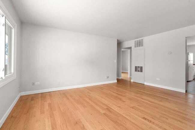 Foto del edificio - 251 Elmwood Ave