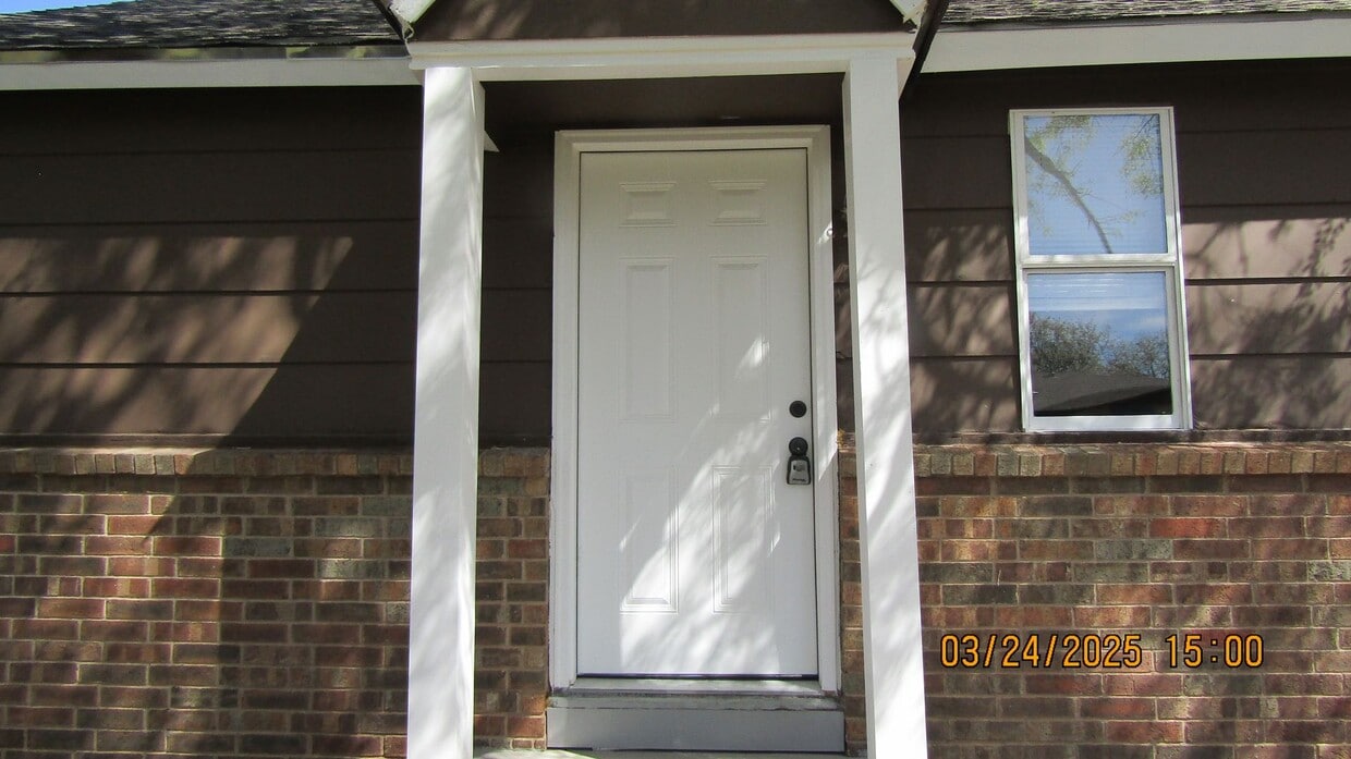 Primary Photo - 1607 NW Lincoln Ave