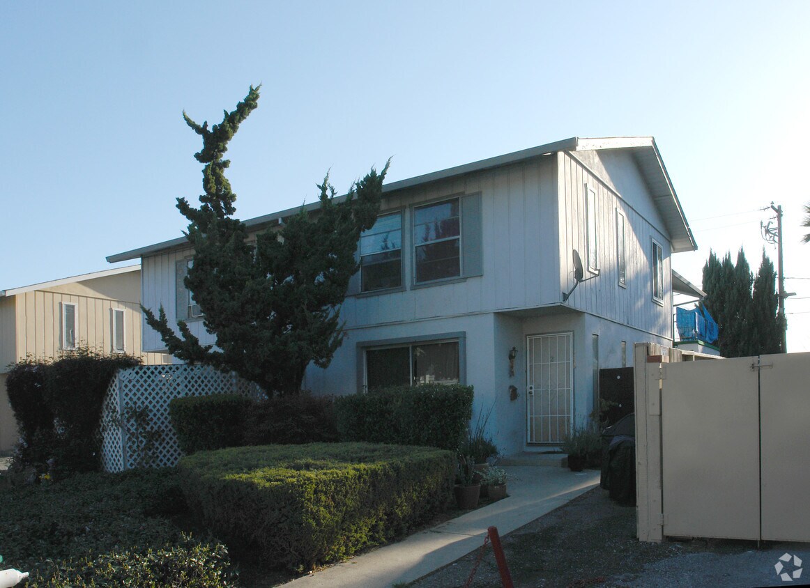 Foto del edificio - 756 Reseda Dr