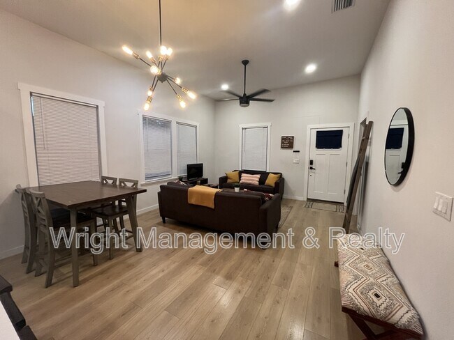 Foto del edificio - 1807 E 20th Ave