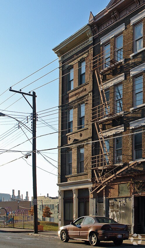 Foto del edificio - 59 E McMicken Ave