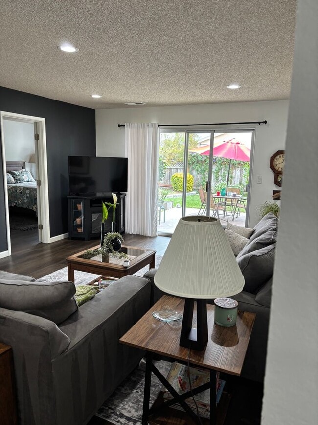 Foto del edificio - Beautiful Home in Watsonville - 55+ Community