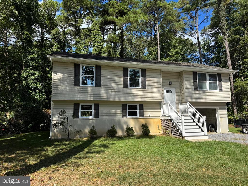 Primary Photo - 845 Whispering Pine Cir