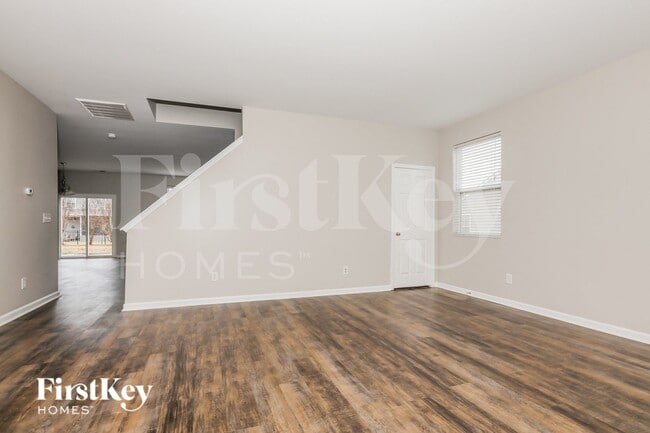 Building Photo - 1008 Rural Farm Rd