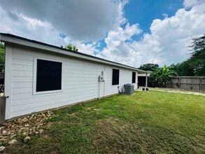 Building Photo - 24131 4 Sixes Ln