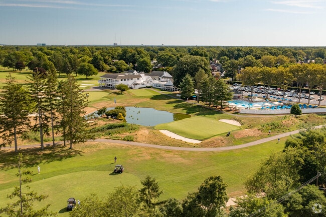 Rockville Links Club calls Rockville Centre home.